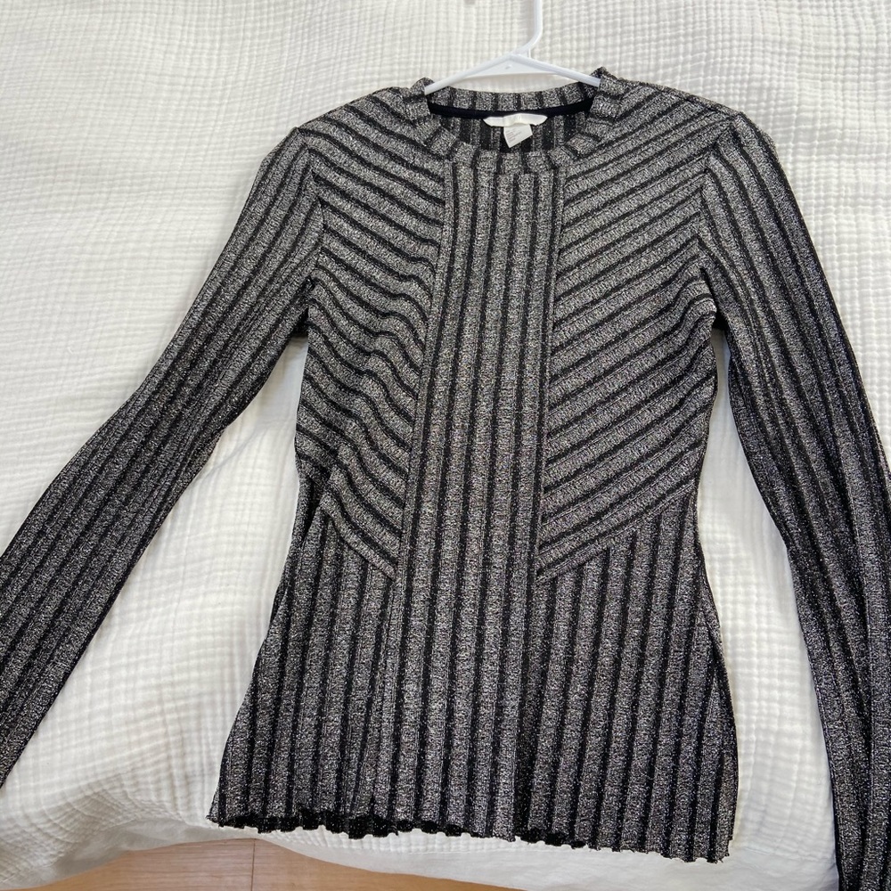 H&M shimmery size S top